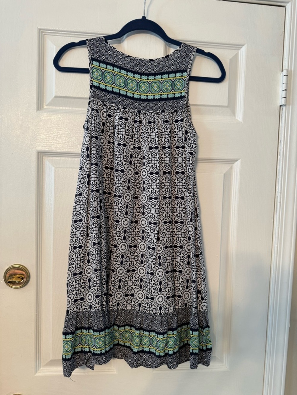crown & ivy Black and White Printed Mini Dress with Green Accent - Picture 4 of 6